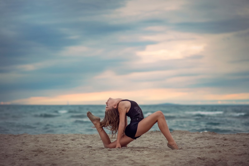 yoga, 2000x1335, outdoors, women, 1080P, beach, gymnastics