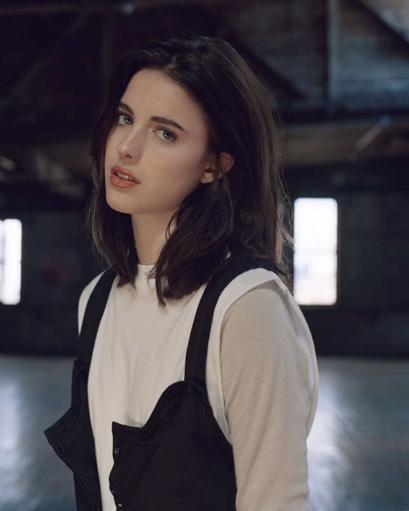 brunette, women indoors, women, actress, Margaret Qualley, indoors, shoulder length hair, model, 720P, blue eyes