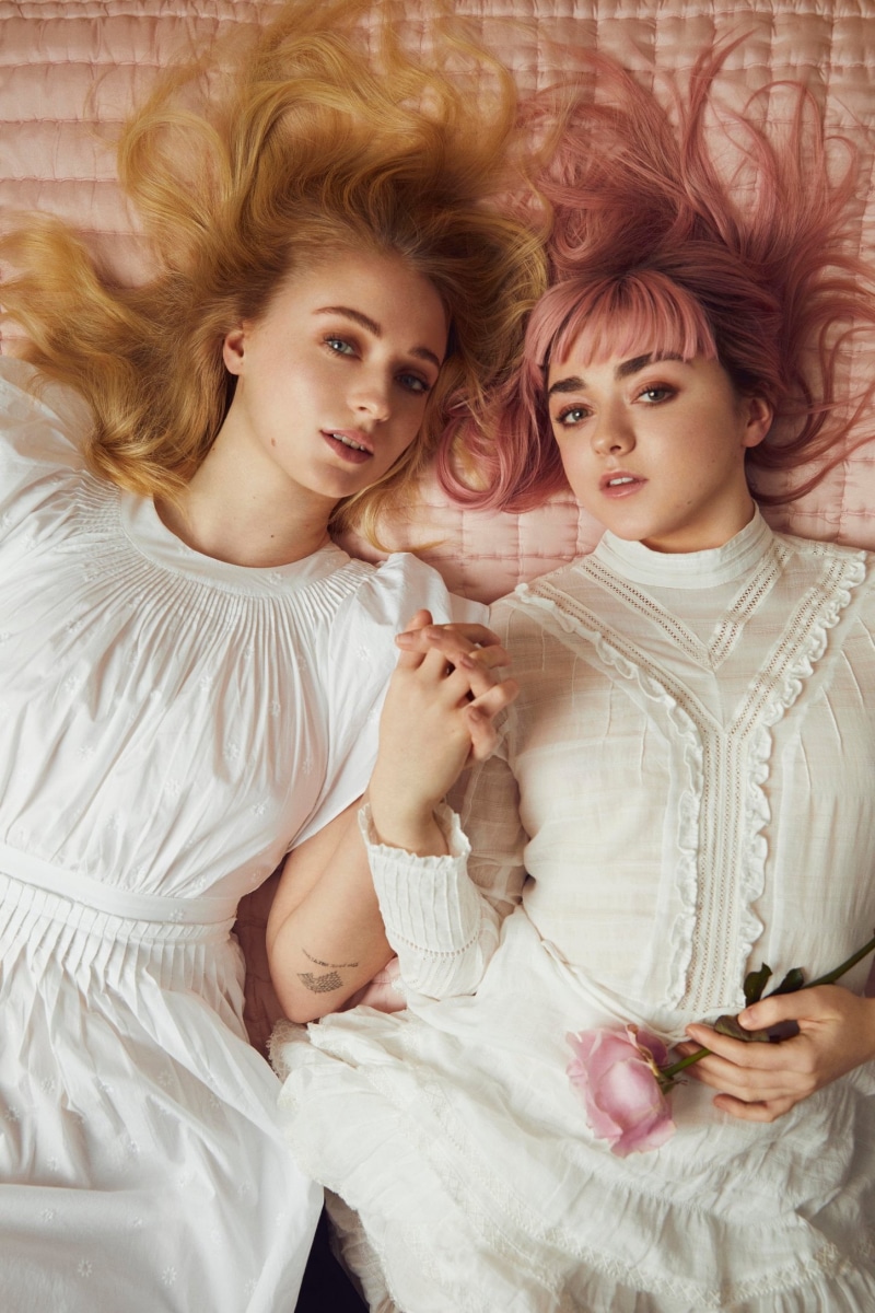 Maisie Williams, multiple girls, Sophie Turner, pink hair, blonde, actress, women, 1080P, two women, shoulder length hair