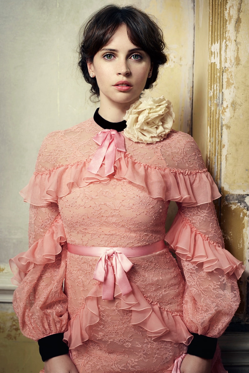 brown hair, hairstyle, actress, young adult, pink color, beautiful people, traditional clothing, fashion, retro styled, hair, three quarter length, beauty