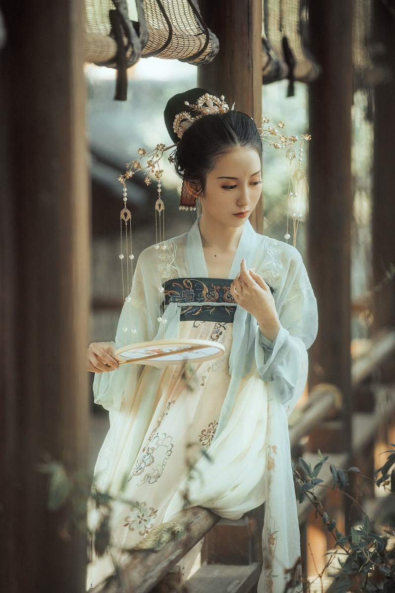 dress, beauty, hair, hanfu, elegance, young women, luxury, clothing, Chinese dress, women, hairstyle, beautiful woman, the past, one person, adult, young adult