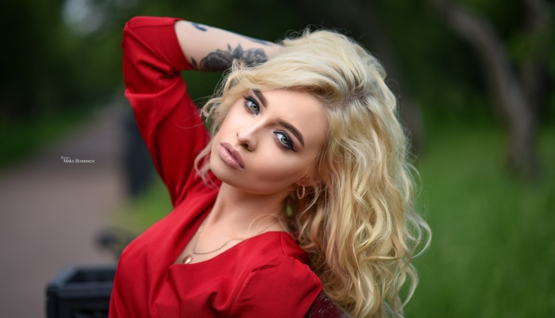 2K, blonde, depth of field, tattoo, Maksim Romanov, women, necklace, women outdoors