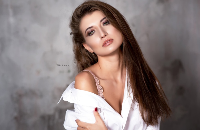 long hair, 2K, red nails, women, Maksim Romanov, white shirt, portrait, brunette, looking at viewer, straight hair, model, white clothing