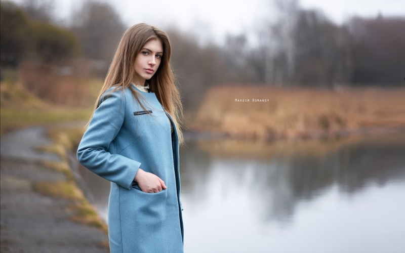 2K, one person, blonde, young adult, adult, depth of field, water, portrait, coats, hair, brown hair, long hair, lake, hairstyle, young women, beauty