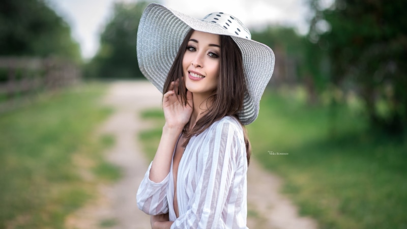 adult, Maksim Romanov, focus on foreground, leisure activity, outdoors, happiness, depth of field, young adult, standing, women outdoors, young women, 2K