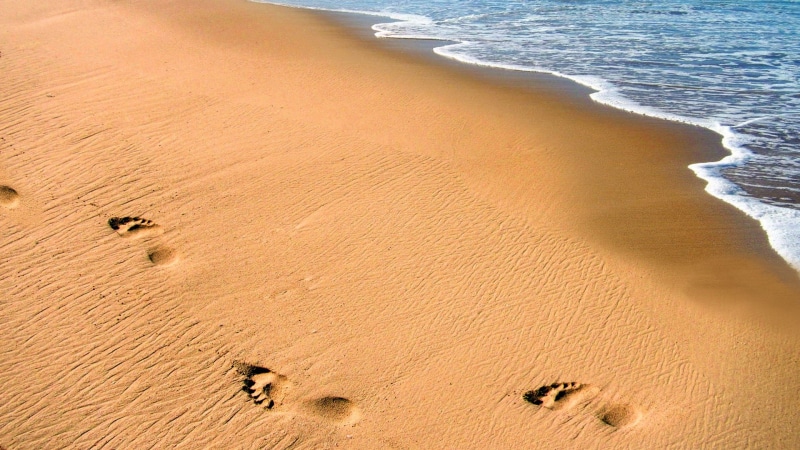 idyllic, dom, land, seashore, tourism, scenics - nature, waves, beach, coast, shore, nature, water, walking, paradise, travel, footstep, tranquility, relax