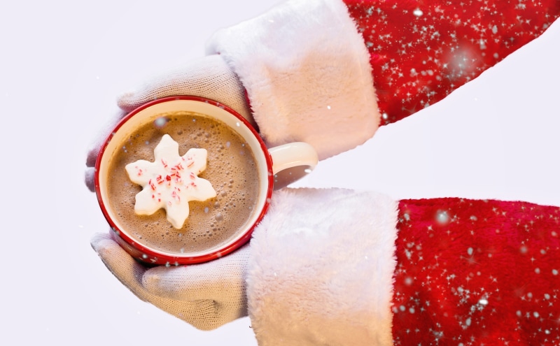 red, coffee, food and drink, delights, marshmallow, still life, 5K, human hand, delicious, beverage, hot, claus, lifestyles, hotdrink, Christmas, dessert