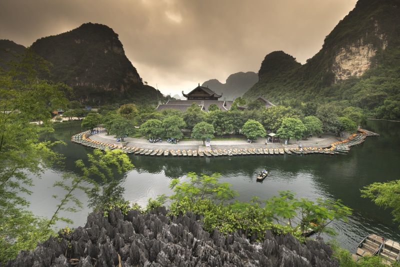 photography, scenic, cave, see, nautical vessel, architecture, nature, water, people, province, the boat, field, no people, green, tam coc, wave, natural