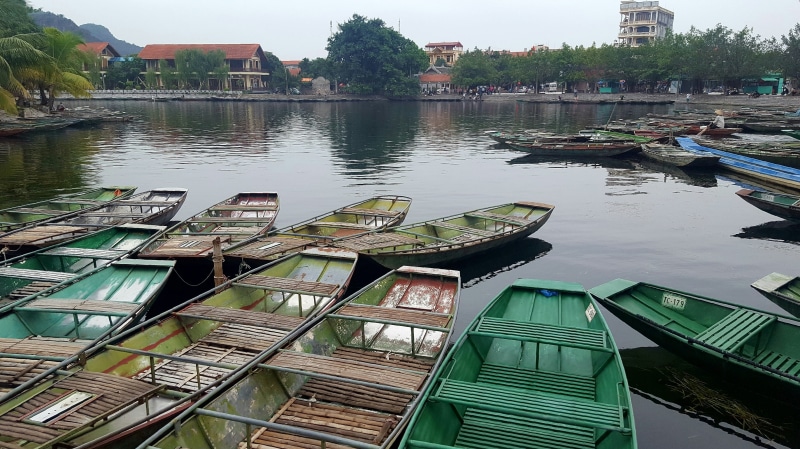day, mode of transportation, building exterior, nautical vessel, phone pictures, moored, outdoors, boat, rowboat, 2K, Vietnam, Ninh Binh, plant, tree