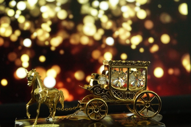 close-up, glass, table, night, decoration, antique, light, representation, noman, lights, nature, gifts, coimbatore, illuminated, background, selective focus