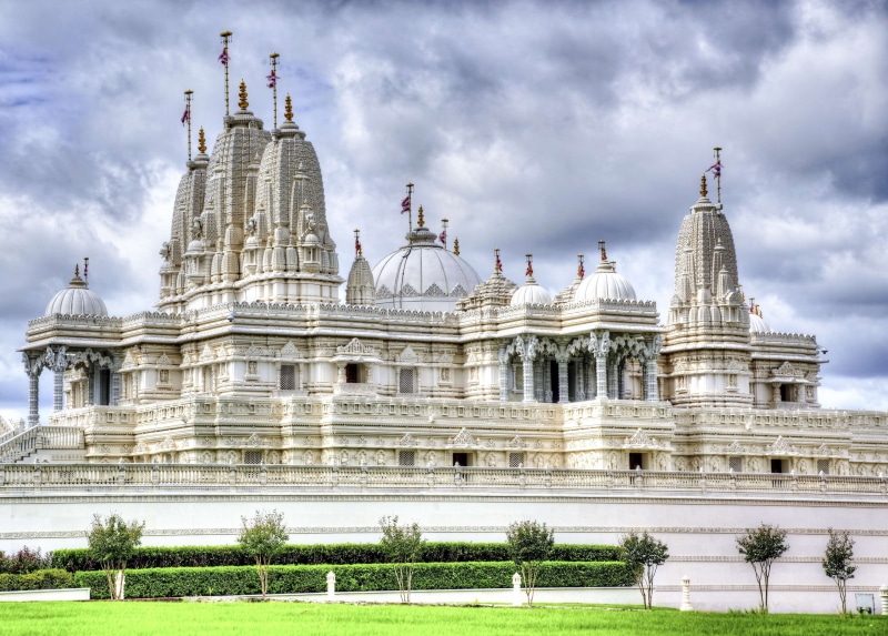 hindu temple, travel destinations, 4K, building, culture, place of worship, daylight, city, belief, castle, landmark, ornate, historic, dome, ancient