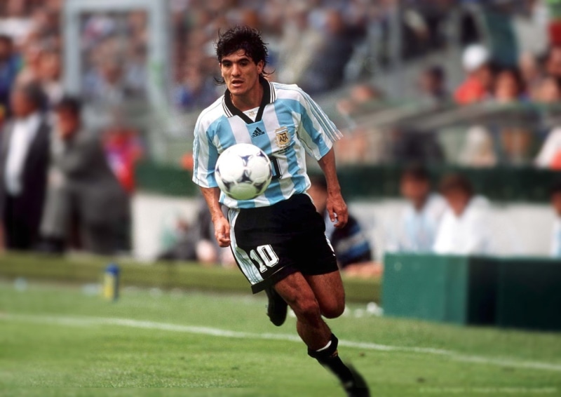 men, sportsman, young adult, Argentina, young men, Ariel Ortega, focus on foreground, soccer player, stadium, playing, sport, athlete, ball, team sport