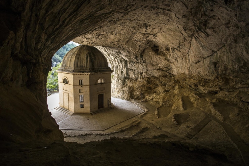 arch, 1080P, no people, forest, white, bricks, day, solid, stones, Italy, the past, history, rock, cave, building, old, indoors, rock formation, nature