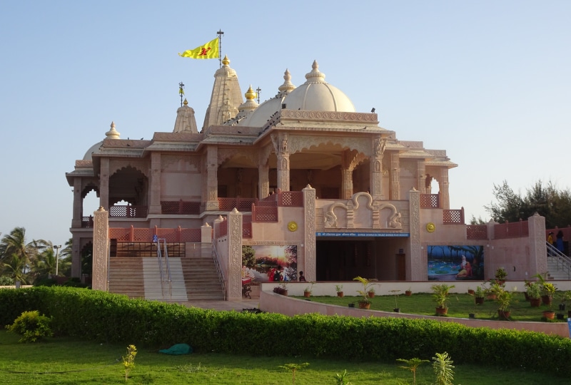 hedge, the past, architectural column, rama, travel destinations, outdoors, history, belief, dome, city, spiritual, religious, nature, architecture, temple