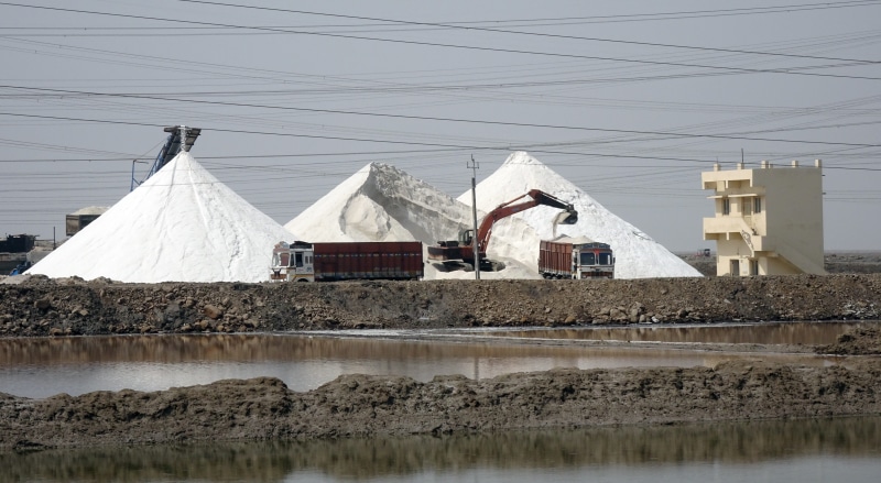 india, built structure, power supply, salt - mineral, rann of kutch, day, electricity, no people, salt, building, industry, production, cable, mineral