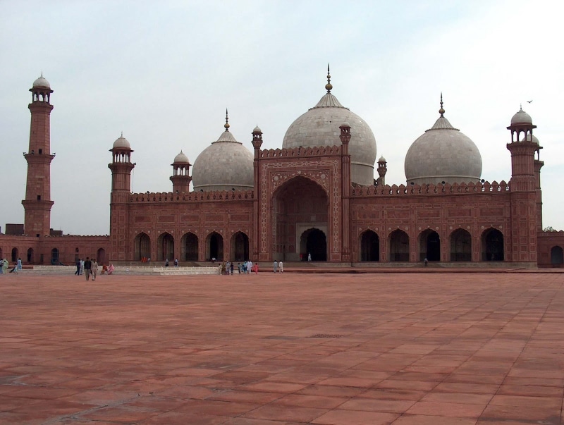 tourism, gray, architecture, group of people, ancient, incidental people, Religious, building, outdoors, sky, concrete, 720P, arch, muslim, religion, dome