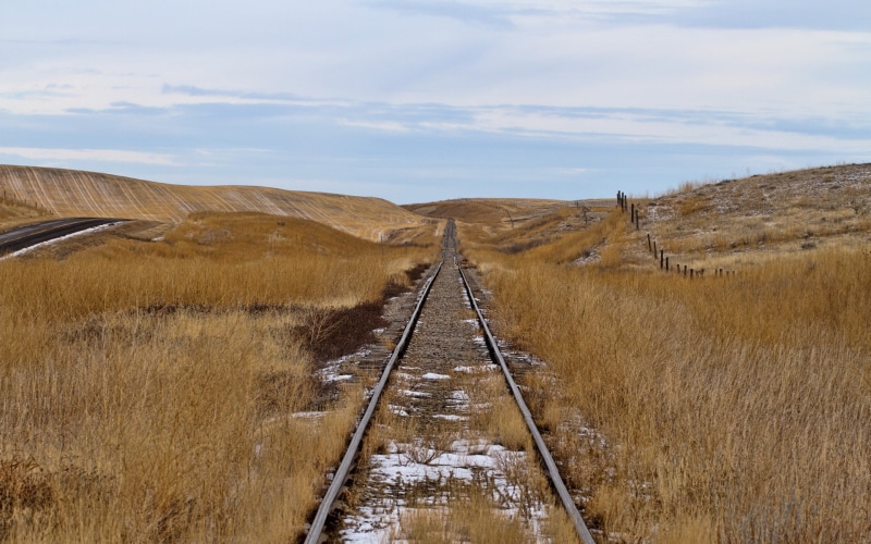 1080P, fence, grass, brown, landscape, sky, hills, wasteland, snow, field, railway