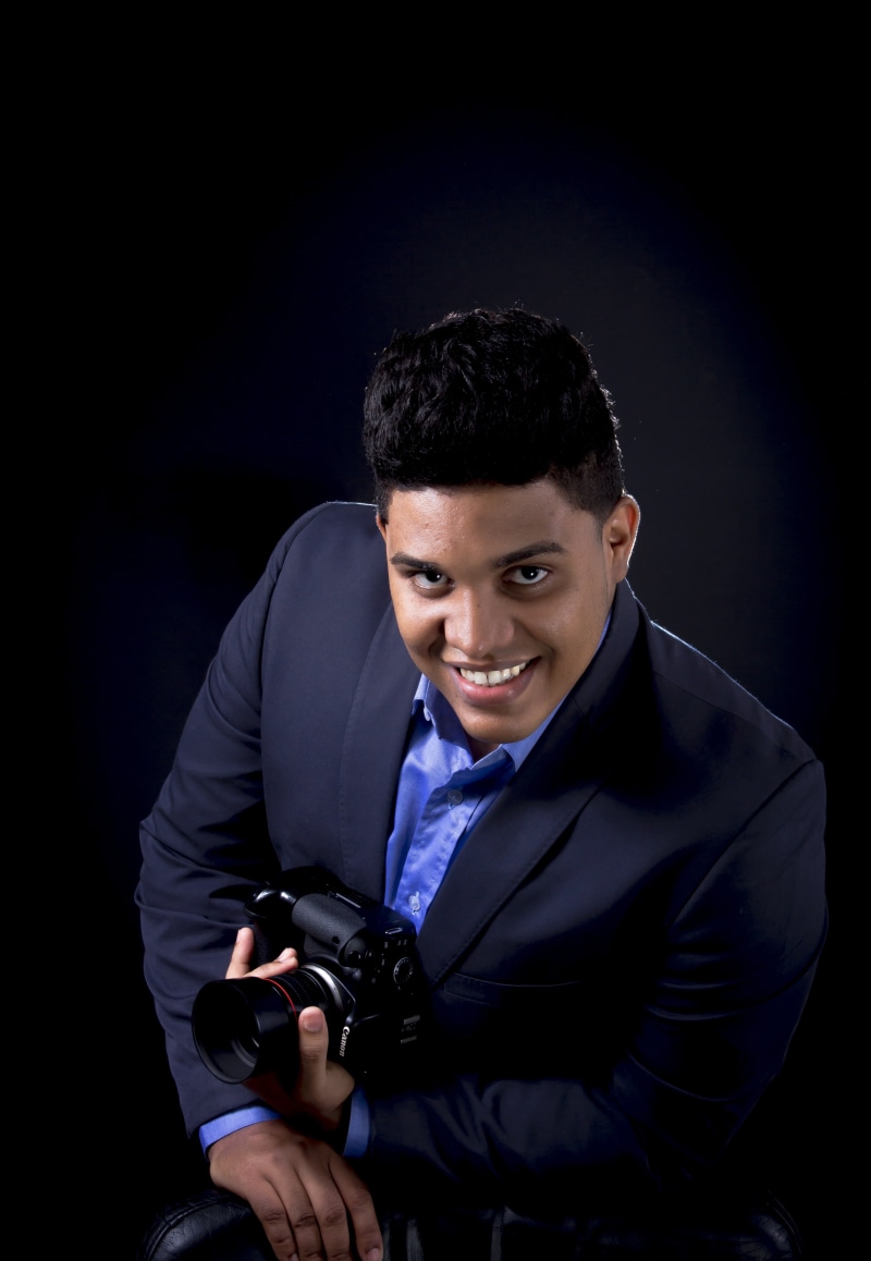 well-dressed, smile, dslr, people, male, filter, purple, studio Shot, 18mm, clothing, happiness, omar medina, shirt, black, style, 4K, adult, pc, notebook