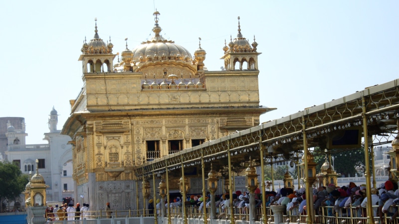 built structure, architecture, golden temple, city, religion, abode entry, crowd, old, real people, punjab, place of worship, travel, outdoors, amritsar