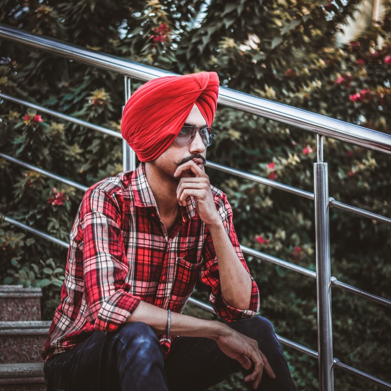casual clothing, red, men, model, patiala, front view, young men, boy, turban, leisure activity, chandigarh university, sitting, focus on foreground, chandigarh