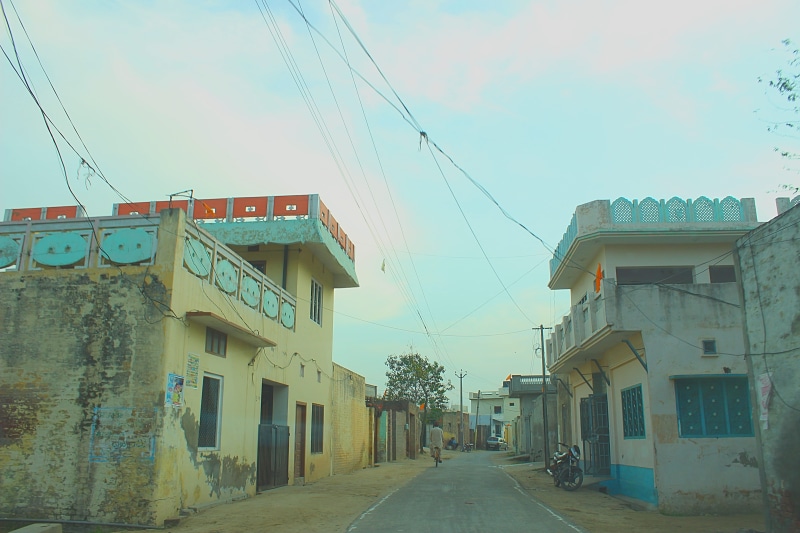 city, power supply, house, electricity, sign, punjab, dawn, india, street, cable, built structure, 5K, nature, direction, travel, building, the way forward