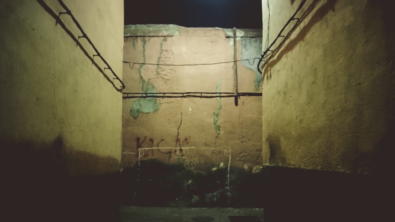 weathered, wall, city, derb zemrane, kids, run-down, old, industry, football, travel, moroccan, street, nature, marrakesh, building, mobile, night, architecture