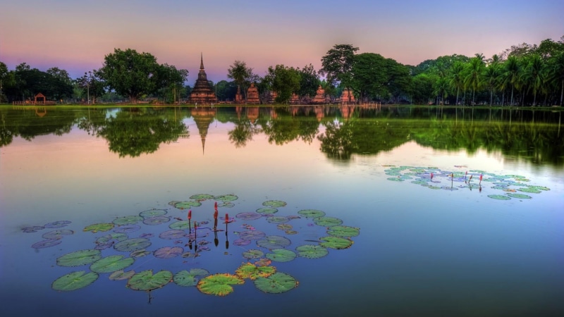 sukhothai historical park, scenics - nature, lake, idyllic, tranquility, 1080P, no people, sukhothai, green color, day, built structure, tranquil scene