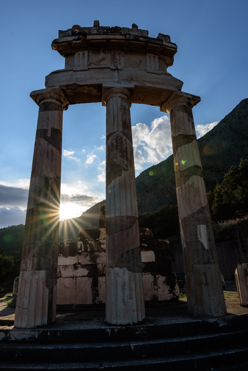 temple, ancient civilization, lens flare, travel, delphi, history, archeologic, landscape, day, no people, outdoors, built structure, the past, sunlight