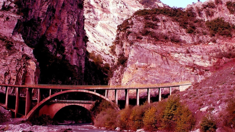 cliffs, new, red hue, 1080P, gorge, bridges, hue, nature and landscapes, river, greece, red, inpotamia, bridge