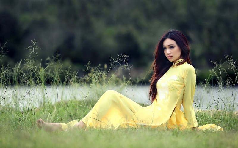 vietnamese, Asian, outdoors, women outdoors, real people, sitting, contemplation, women, lifestyles, plant, land, yellow, 1080P, model, fashion, young women