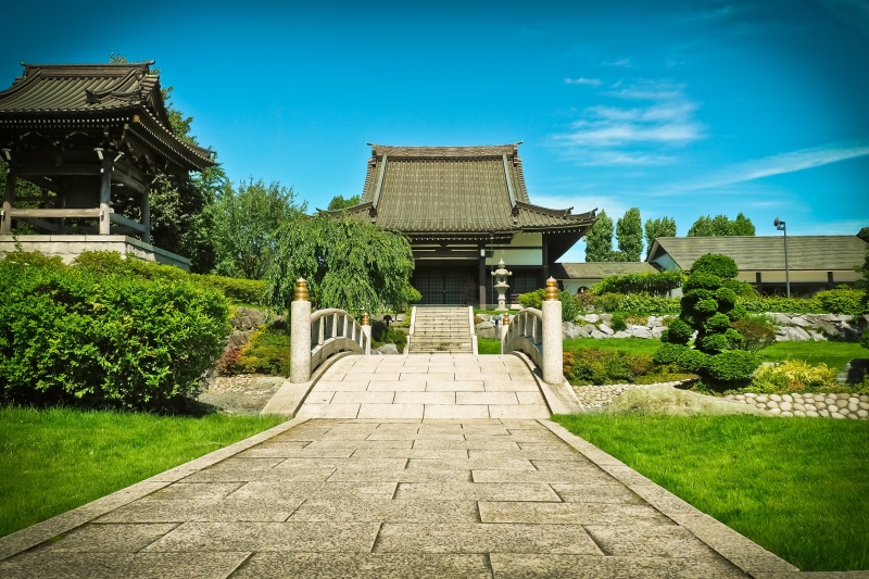 outdoors, plant, religion, sunlight, shrine, leadership, 4K, japanese, tree, architectural, asia, düsseldorf, belief, culture, building, day, no people
