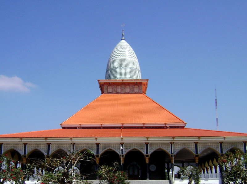 travel destinations, islam, towers, indonesia, mosque, gondanglegi, politics, islamic, clear sky, arch, Masjid, blue, 2K, built structure, building exterior