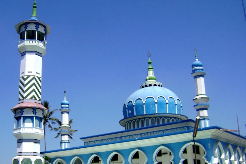 no people, travel, east java, building exterior, clear sky, islam, 2K, spirituality, islamic, java, ornate, spire, muslim, belief, mosque, architectural column