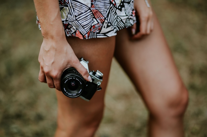 wet, summer, midsection, beautiful, casual clothing, leisure activity, men, lifestyles, holding, young, one Person, limb, girl, nature, shorts, close-up