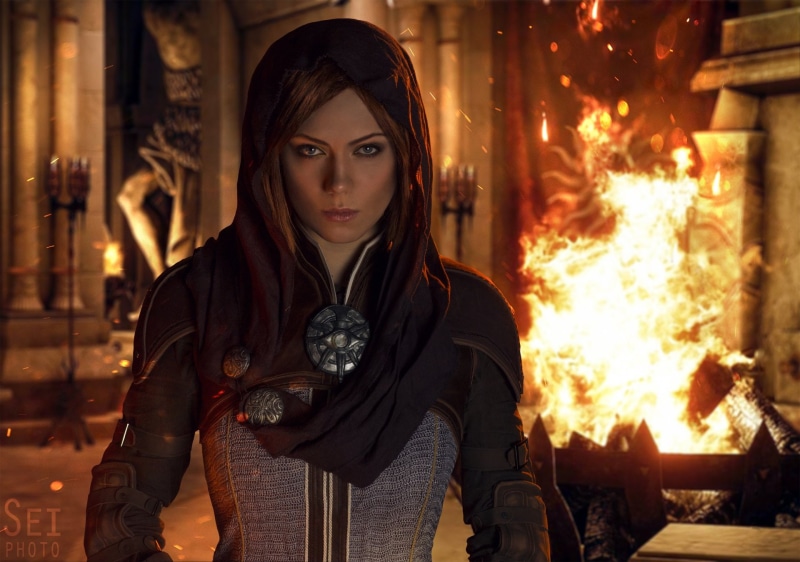 burning, waist up, young adult, Women, Dragon Age: Inquisition, portrait, young women, three quarter length, beautiful woman, Leliana (Dragon Age: Inquisition)