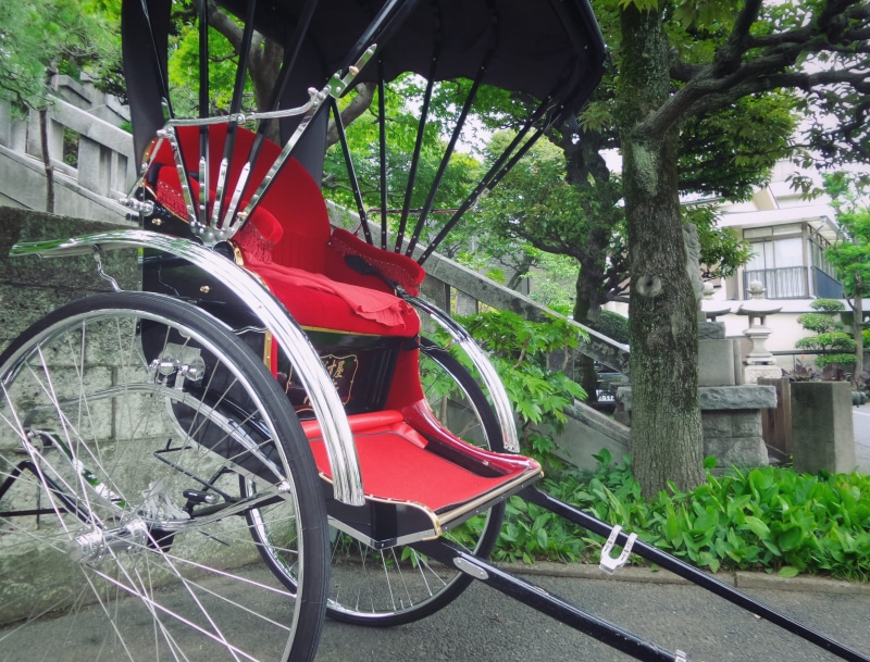 mode of transportation, travel, 4K, 旅, outdoors, red, built structure, green color, day, japanese, bicycle, city, rickshaw, wheel, architecture, 旅行, tokyo