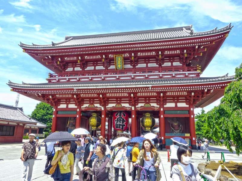 spirituality, men, travel, women, built structure, place of worship, sky, belief, real people, shrine, temple, asakusa, people, outside, architecture, pagoda