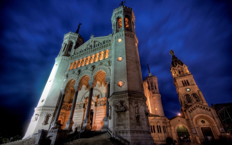 church, low angle view, building, tower, no people, outdoors, religion, belief, tourism, spire, gothic style, government, 1080P, history, travel, building exterior