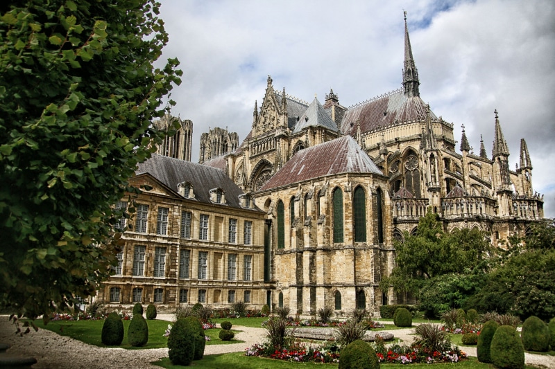 day, france, cathedral, europe, city, tourism, monument, the past, chapel, travel, statues, religious, historically, sky, french, history, built structure