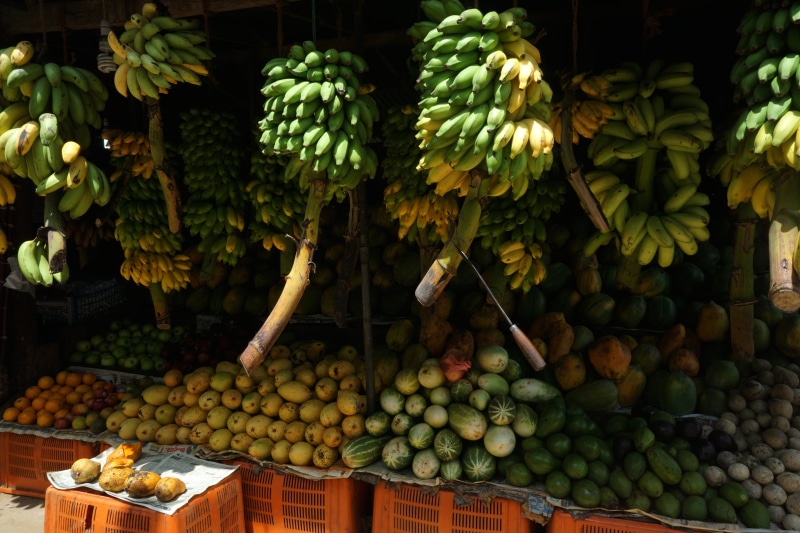 food and drink, ripe, for sale, food, healthy eating, banana, retail display, outdoors, freshness, tropical fruit, 5K, market, no people, large group of objects