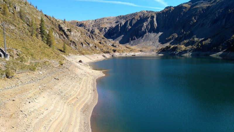 sky, no people, tranquil scene, scenics - nature, land, lake colombo, landscape, idyllic, lake, travel, non-urban scene, mountain range, day, outdoors