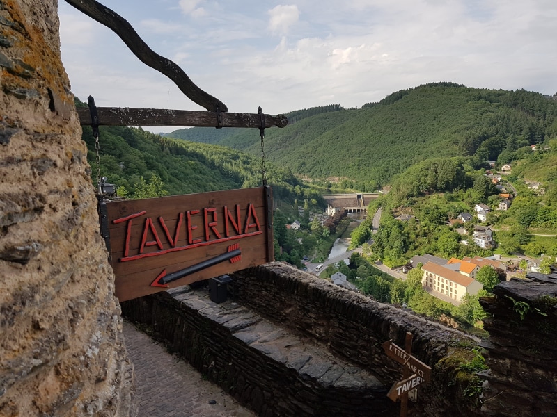nature, day, tavern, tree, plant, built structure, pub, outdoors, mountain, text, beauty in nature, luxemburg, information sign, no people, inn, 4K, communication