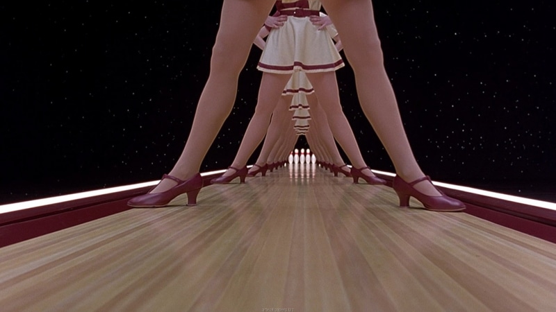 standing, young women, barefoot, front view, lifestyles, human body part, one person, real people, low section, adult, the big lebowski, night, human leg