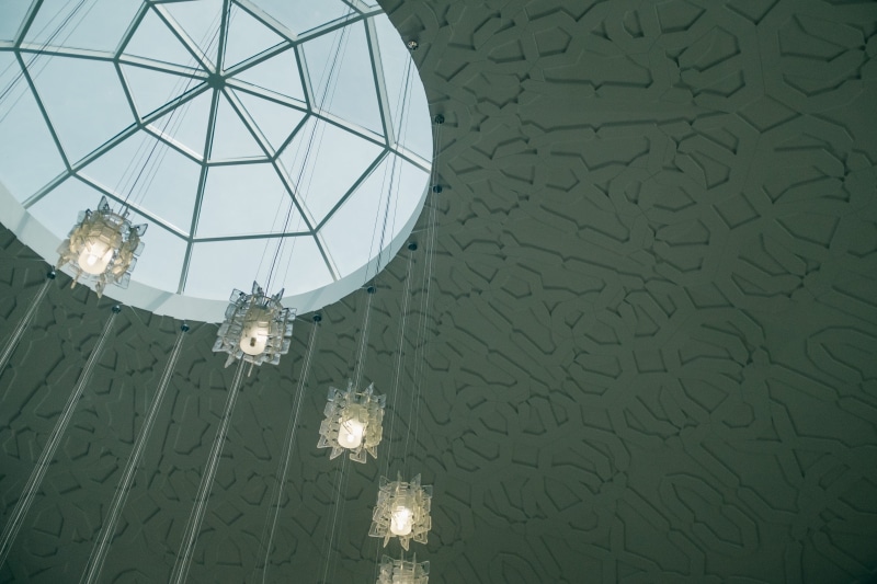 indoors, architecture, lighting equipment, wall - building feature, chandelier, glass - material, no people, 2K, shape, nature, hanging, light, built structure