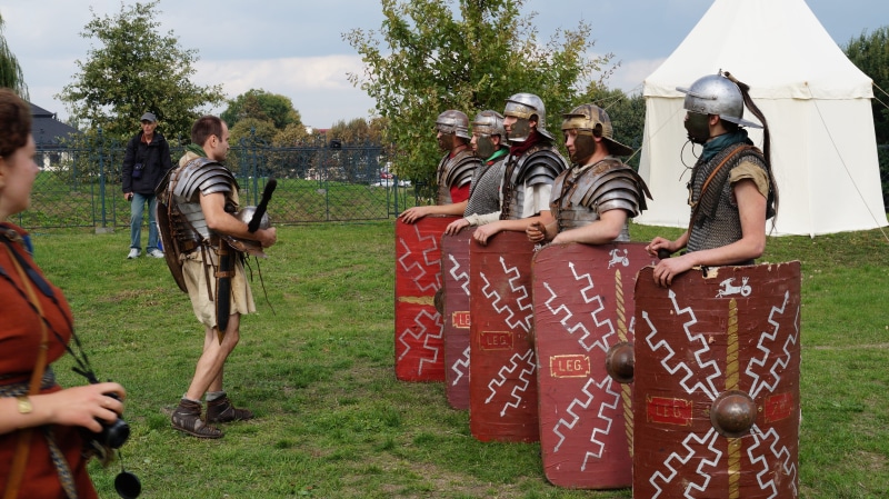 tent, grass, legion, roman, clothing, historical events, metal, day, 4K, white, person, medium group of people, women, military, near, warrior, sword