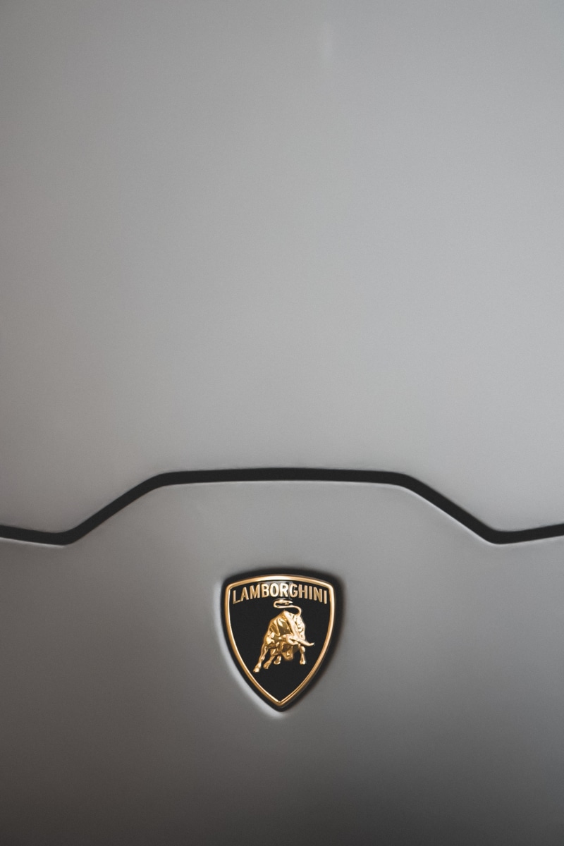 5K, mobile phone, amsterdam, lambo, high angle view, 750d, emblem, lamborghini, no people, electricity, background, grey, connection, single object