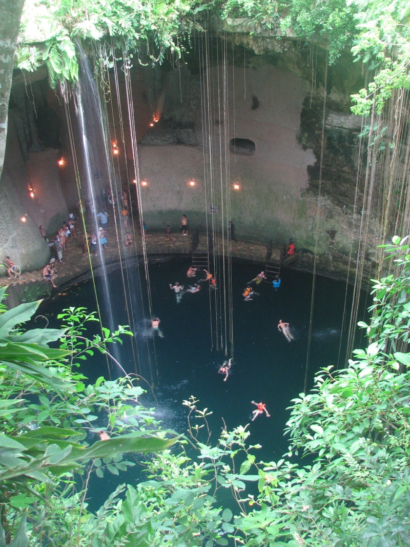 underground, geologic, sinkhole, natural, school of fish, 2K, cenote, body, travel, glass - material, marine, swimming, animal, animal themes, rock, fresh