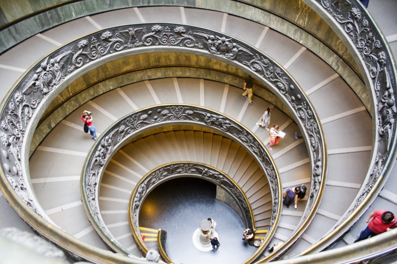 razor, handrail, railing, indoors, real people, staircase, adult, 5K, art, roma, ornate, italy, leisure activity, vaticano, giuseppe momo, steps and staircases