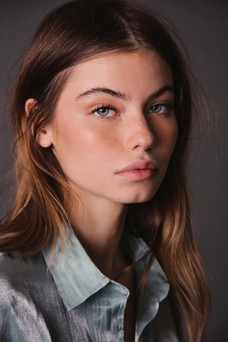 looking at viewer, Kate Li, model, women, Raffaele Marone, simple background, 1080P, blue eyes