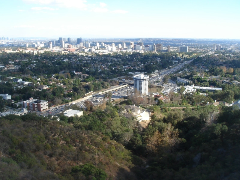 crowd, downtown, nature, building exterior, century city, day, growth, tree, high angle view, residential district, plant, skyscraper, getty center, aerial view